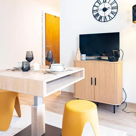 Apartment Superbe Au Pied Des Pistes Avec Piscine